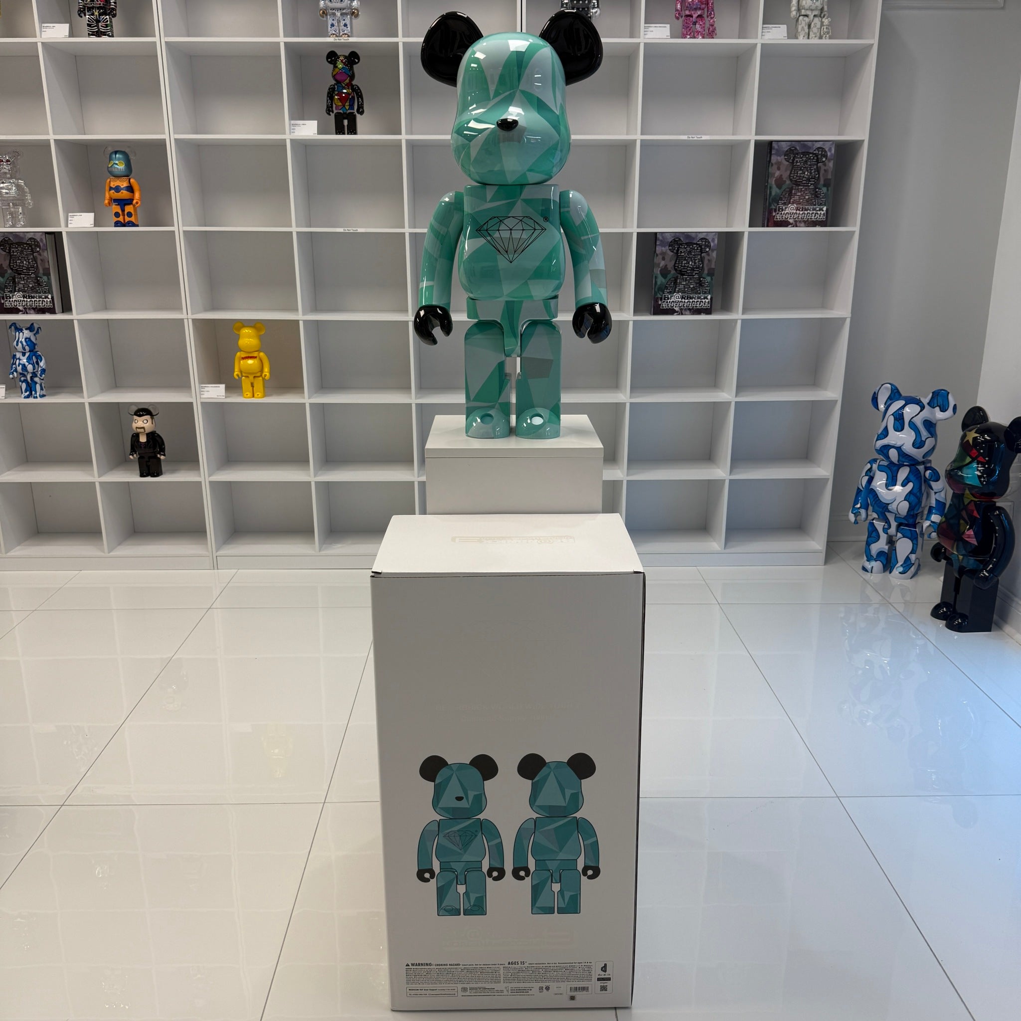 BEARBRICK x WWT3 x DIAMOND SUPPLY 1000% – Phat City by dubfreaks