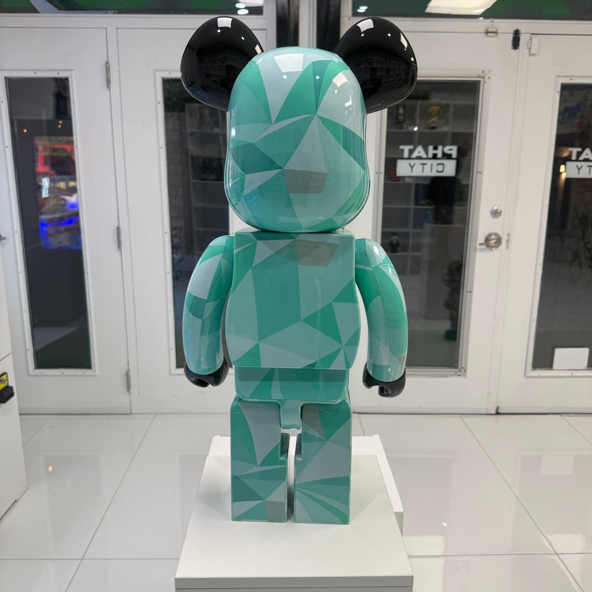 BEARBRICK x WWT3 x DIAMOND SUPPLY 1000% – Phat City by dubfreaks
